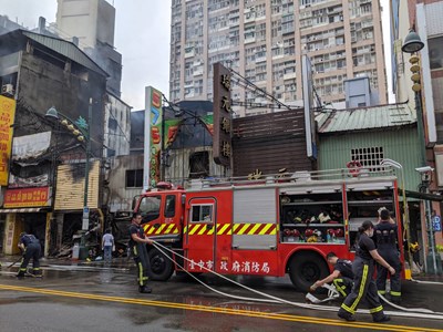 中市中華路夜市疑遭縱火　毀3店面3傷
